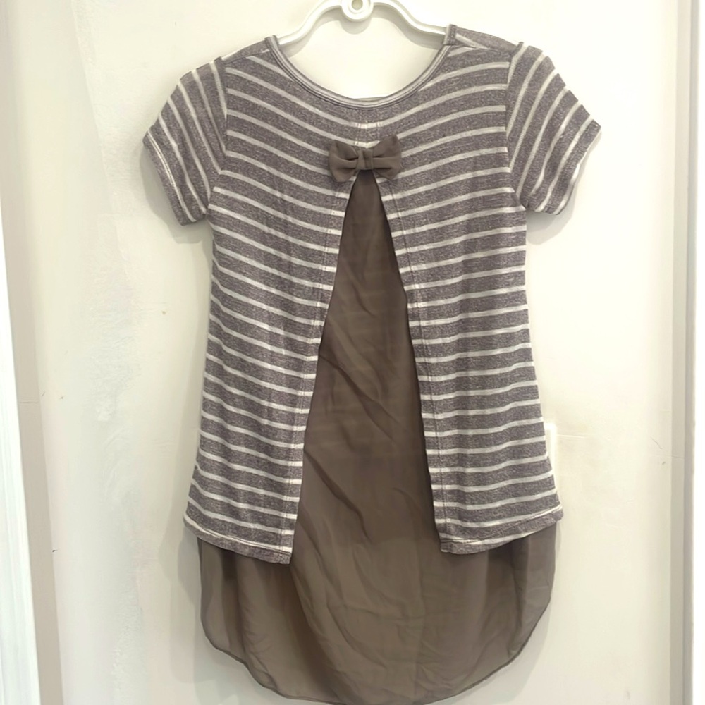 NWOT: : Elegant Short Sleeve Blouse